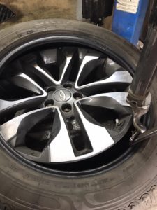 Стоимость Починки проткнутого колеса